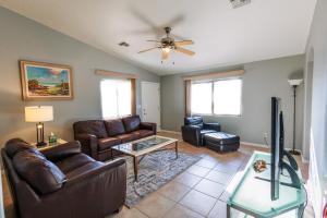 Χώρος καθιστικού στο Peaceful CENTRAL Retreat