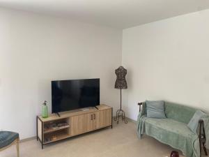 Μια τηλεόραση ή/και κέντρο ψυχαγωγίας στο L'ô-De-Là