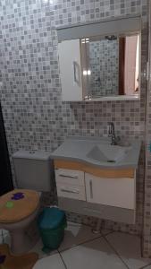 Ένα μπάνιο στο Casa em Rio das Ostras