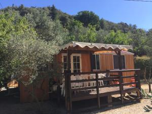 Hoone, kus Palkmajake asub