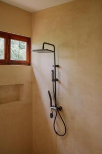 Ένα μπάνιο στο Quietud Hotel