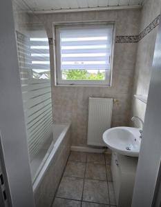 Phòng tắm tại Exklusive Apartments für Monteure und Reisende inkl Parkplatz