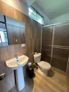 Un baño de Hotel EL QUIMBO