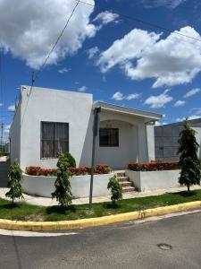 Το κτήριο όπου στεγάζεται  η παραθεριστική κατοικία