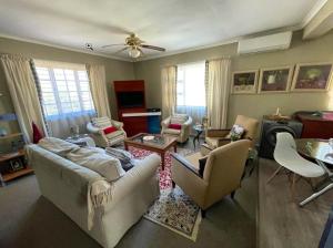 TV a/nebo společenská místnost v ubytování Fijnbos - Something-Els