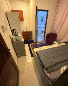 Köök või kööginurk majutusasutuses Budget Friendly Studio 10 minutes to Zayed International Airport Abu Dhabi