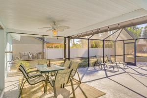 Μπαλκόνι ή βεράντα στο 5 Mi to Golf and Trails North Port Retreat with Pool