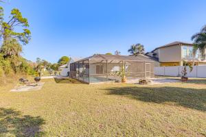 Κήπος έξω από το 5 Mi to Golf and Trails North Port Retreat with Pool