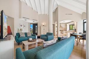 TV a/nebo společenská místnost v ubytování Caya Bista Lama 26