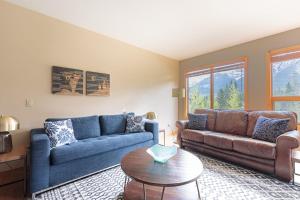 Istumisnurk majutusasutuses Spring Creek Serenity at Rundle Cliffs Lodge +46 fotot