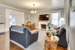 Gallery image of Less Than 1 Mi to Youngstown State Historic Home with Porch in Youngstown