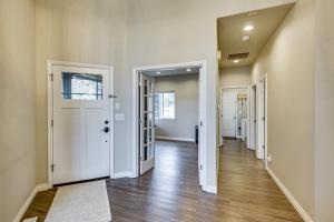 Φωτογραφία από το άλμπουμ του 3 Mi to Dtwn Salem Cozy Gem with Sunroom! σε Eola