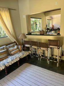 Η κουζίνα ή μικρή κουζίνα στο Sítio com água mineral, rio e cachoeira