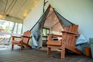 Φωτογραφία από το άλμπουμ του Robin's Nest-Lux Camping Tent in the Gorge σε Rogers