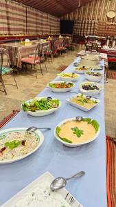 Φαγητό σε οργανωμένο κάμπινγκ ή κάπου εκεί κοντά