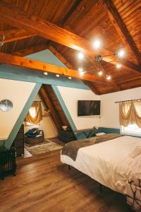 Ένα ή περισσότερα κρεβάτια σε δωμάτιο στο Jones Beach Houseboat