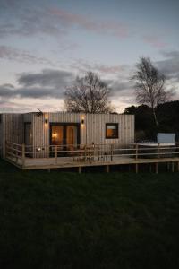 Το κτήριο όπου στεγάζεται  η παραθεριστική κατοικία