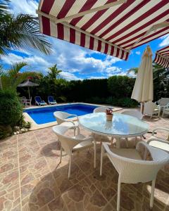 Bazén v ubytování Villa HAYAHAY with PRIVATE POOL & Amazing view nebo v jeho okolí