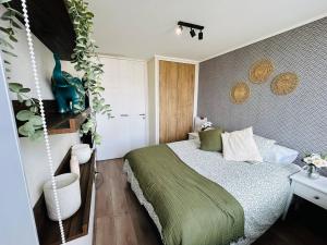 Un pat sau paturi într-o cameră la 2D 2B, hasta 4 personas, Vista cordillera, Parking, AC & Calefacción