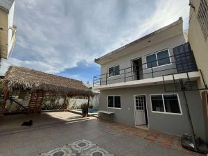 Το κτήριο όπου στεγάζεται  το διαμέρισμα