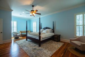 Ένα ή περισσότερα κρεβάτια σε δωμάτιο στο Misty Lane