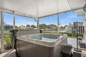 Fotografie z fotogalerie ubytování Casa Azul - Waterfront, Hot Tub, Sauna, Heated Pool, Mini Golf, Arcade v destinaci Marco Island