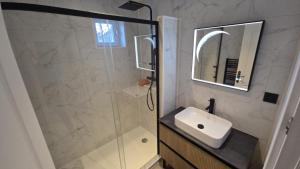 Ένα μπάνιο στο L'ALPETTE maison 3 pièces 2 chambres +34 φωτογραφίες