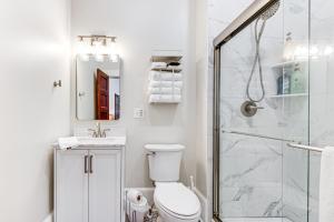 Ένα μπάνιο στο 2 Blocks to Archbold Medical Center! Airy Retreat +20 φωτογραφίες