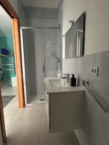 Ένα μπάνιο στο il suono della conchiglia +25 φωτογραφίες