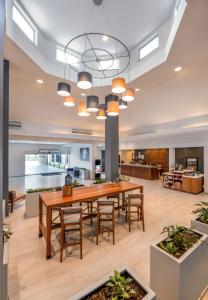 Köök või kööginurk majutusasutuses Krystal Urban Monterrey San Jeronimo