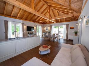 TV/trung tâm giải trí tại Villa Harmonia