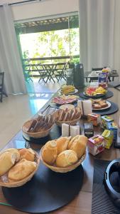 Jídlo v hotelu nebo okolí + 43 fotografií