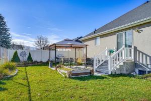Vườn quanh 3,500-Sq-Ft Holiday Gem with Game Room in Heber City