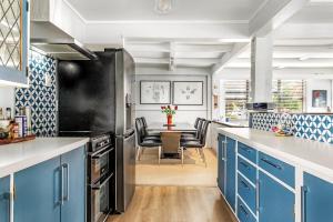 Køkken eller tekøkken på A Village Green Getaway