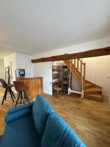 Et tv og/eller underholdning på Le 72 - Bohemian Chic - 20 min from Disneyland Paris