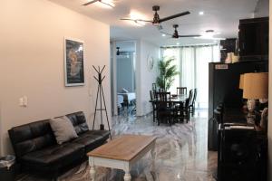 Khu vực ghế ngồi tại Casa Greengo's Playa Matanchen