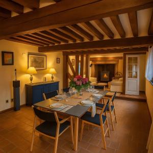 Istumisnurk majutusasutuses Le Hameau des Prés-Verts, un séjour détente et bien être pour les amoureux de la nature au cœur du Pays d'Auge, en Normandie