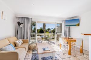 Posezení v ubytování At The Sound Noosa