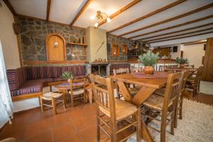 Εστιατόριο ή άλλο μέρος για φαγητό στο Πατρικό ολόκληρος ξενώνας entire stone guesthouse