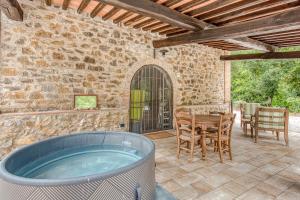 Αίθριο ή υπαίθριος χώρος στο Charming Tuscan Villa Borgo Il Massera