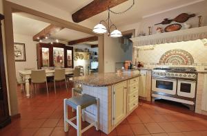 A kitchen or kitchenette at Il Fiore all'Occhiello