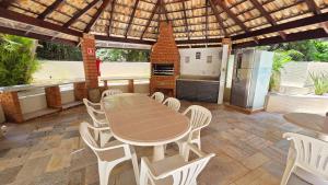 Nhà bếp/bếp nhỏ tại Cobertura 5 quartos sendo 4 suites , piscina churrasqueira , Pitangueiras , 4 vagas