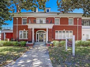 Το κτήριο όπου στεγάζεται  το διαμέρισμα