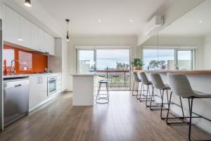 Kuchyň nebo kuchyňský kout v ubytování Hide and Sea