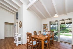 Fotografie z fotogalerie ubytování Sheoak on Wedge - Well Appointed Property Close To Beach v destinaci Ledge Point