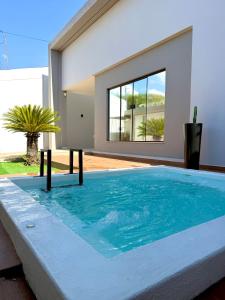 Bazén v ubytování Studio Aeroporto nebo v jeho okolí