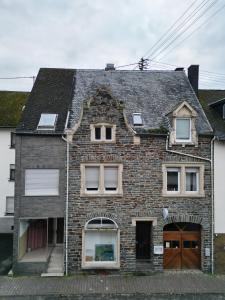 Το κτήριο όπου στεγάζεται  το διαμέρισμα