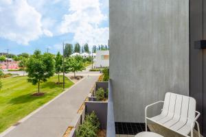 Zahrada ubytování 2 Bedroom with Carpark Overlooks Central East Frame