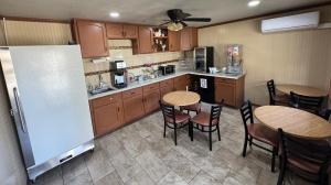 Nhà bếp/bếp nhỏ tại The KC Motel Show Low