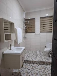 Ένα μπάνιο στο Jayda Lodge